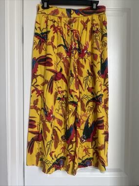 In Bed With You Colorful Yellow Nature Birds Cropped Pants Women’s Size Small